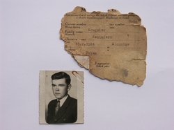Kazimierz Krogulec. Fragment dowodu tymczasowego więźnia z Mauthausen – Gusen [ze zbiorów Mauzoleum w Michniowie]