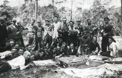 Oddział „Spalonych”, 1944 r. [ze zbiorów IPN].