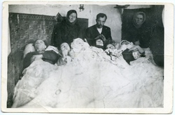 Ofiary zbrodni upowskiej we wsi Latacz, 14 XII 1943 r. [ze zbiorów IPN].