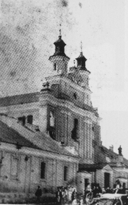 Widok na kościół w Porycku, na który 11 VII 1943 r. napadli Ukraińcy mordując modlących się podczas Mszy św. Polaków, b.d. [ze zbiorów Mauzoleum w Michniowie].