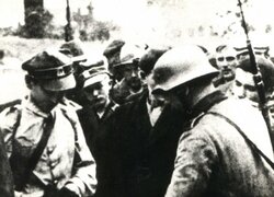 Legitymowanie Polaków przez żołnierzy niemieckich, b.d.m. [ze zbiorów Mauzoleum w Michniowie]